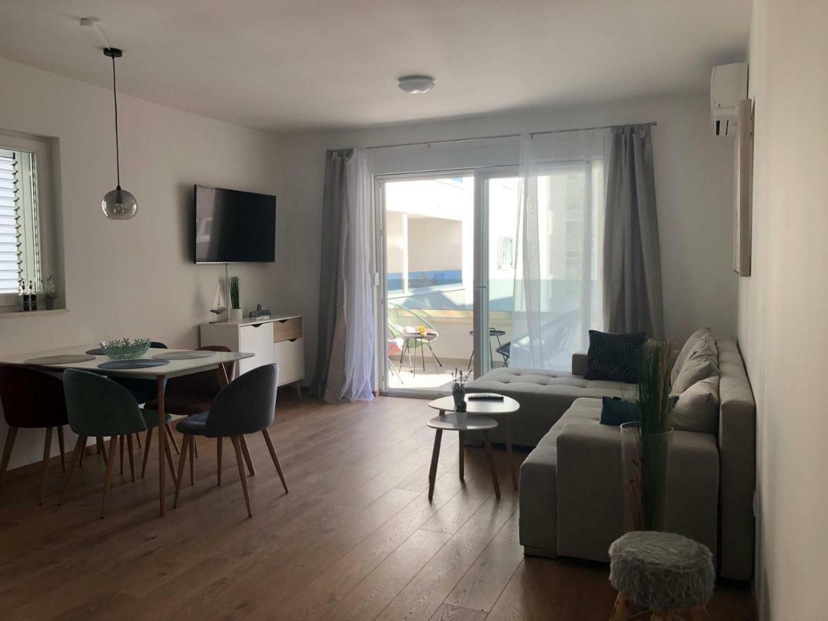 Apartment Flora Makarska Esterno foto